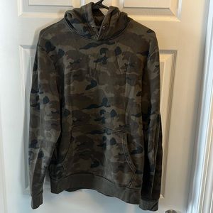 Old Navy, Men’s camo hoodie. Size M.